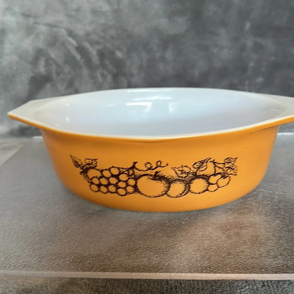 Vintage PYREX Old Orchard 043 1.5 qt casserole - Picture 2 of 5